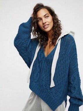 Free People Tierra Cable Knit Hoodie Sweater attached hood; size Medium
